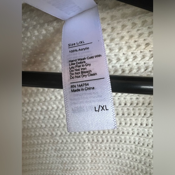 NWOT Cream studded sleeve cardigan only worn once - Picture 8 of 12